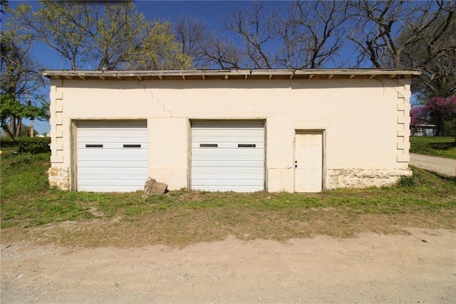 25388 Chieftain Rd, Lawrence, KS 66044 - view of detached garage