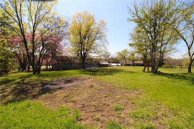 25388 Chieftain Rd, Lawrence, KS 66044 - view of yard