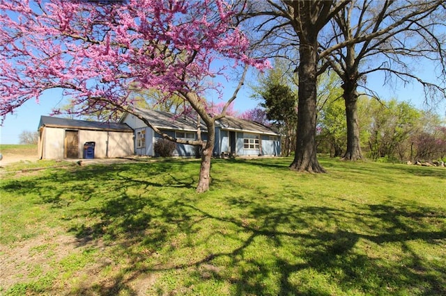 25388 Chieftain Rd, Lawrence, KS 66044 - view of yard