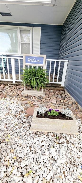 1463 Missouri Rd, Iola, KS 66749 - view of property entrance