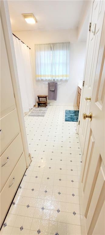 1463 Missouri Rd, Iola, KS 66749 - view of hall