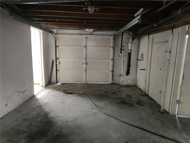 10816 E 27th St, Independence, MO 64052 - view of garage