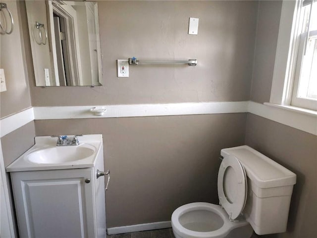 10816 E 27th St, Independence, MO 64052 - half bath featuring toilet and vanity