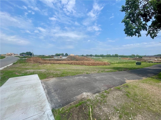 15381 W 162nd St, Olathe, KS 66062 - view of yard featuring a view of rural / pastoral area