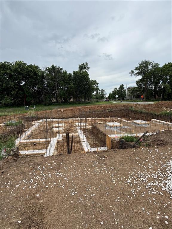15381 W 162nd St, Olathe, KS 66062 - view of yard with a garden