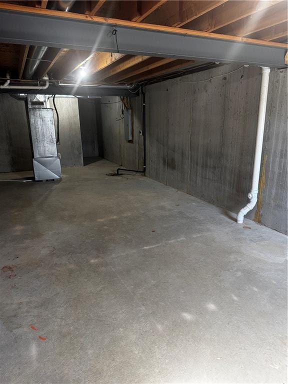 425 Hawthorne I Blvd, Warrensburg, MO 64093 - unfinished basement featuring electric panel