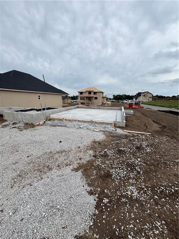 15447 W 161st St, Olathe, KS 66062 - view of yard