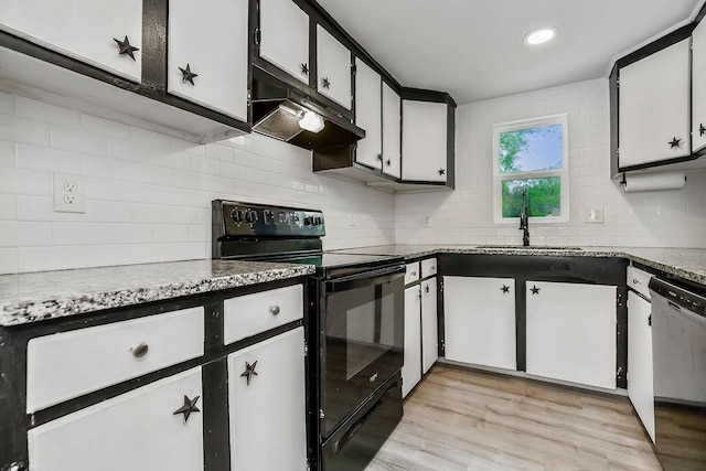 kitchen featuring black / electric stove, under cabinet range hood, dishwasher, a sink, and decorative backsplash