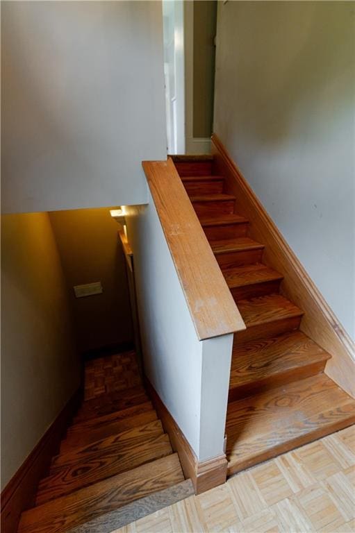 603 N 5th St, Atchison, KS 66002 - view of stairway
