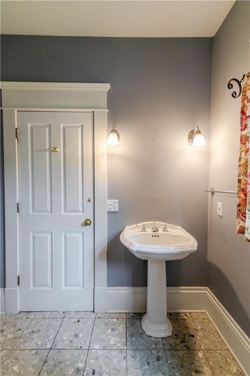 603 N 5th St, Atchison, KS 66002 - bathroom with baseboards