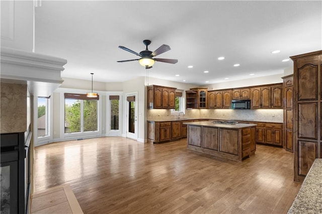 10505 NW River Hills Dr, Parkville, MO 64152 - photo 1