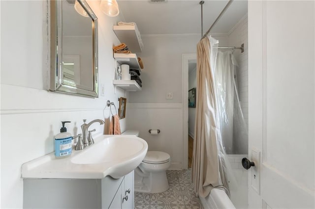 7235 Main St, Kansas City, MO 64114 - bathroom featuring vanity, shower / bathtub combination with curtain, tile patterned floors, ornamental molding, and wainscoting