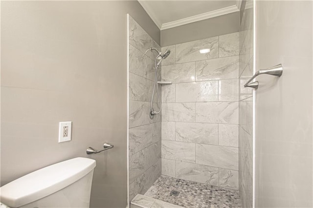 3422 N 71st St, Kansas City, KS 66109 - full bathroom featuring toilet, ornamental molding, and tiled shower