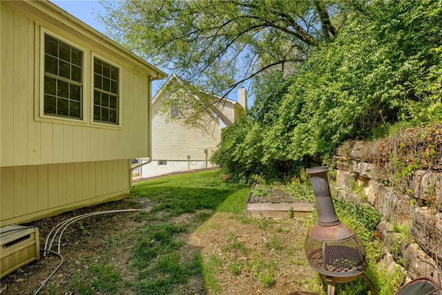 view of yard featuring a vegetable garden