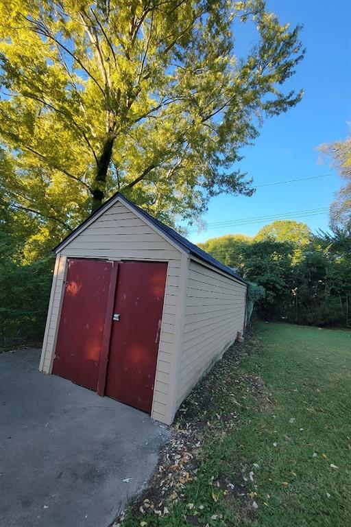5610 Euclid Ave, Kansas City, MO 64130 - view of shed