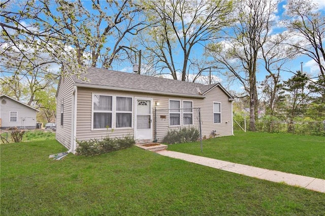 1610 S Northern Blvd, Independence, MO 64052 - bungalow-style house with a front yard