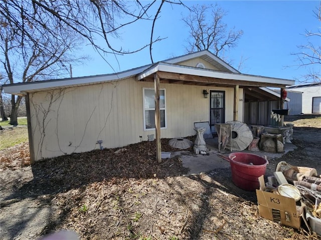 view of front of house featuring a porch