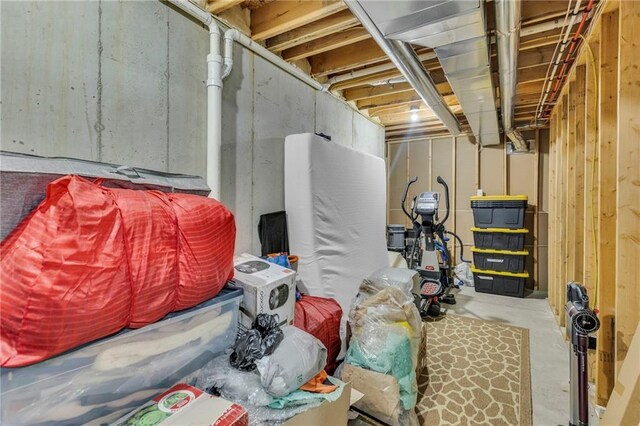 view of unfinished basement