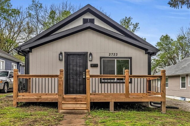 2723 Kimball Ave, Kansas City, KS 66104 - back of house featuring a deck