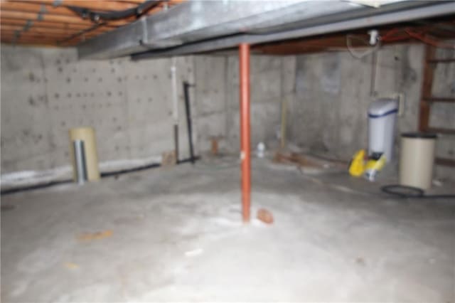 view of unfinished below grade area