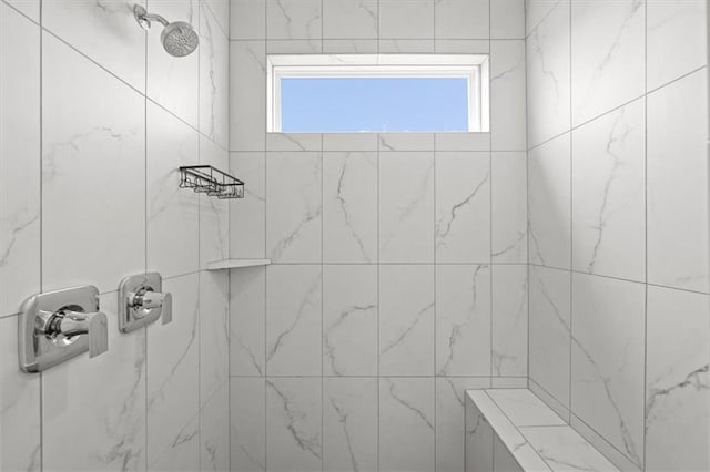 6309 NW 58th Ter, Kansas City, MO 64151 - bathroom with tiled shower