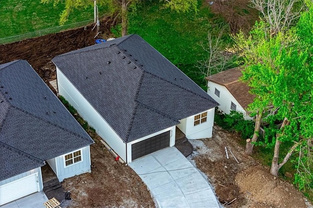 aerial view of property and surrounding area