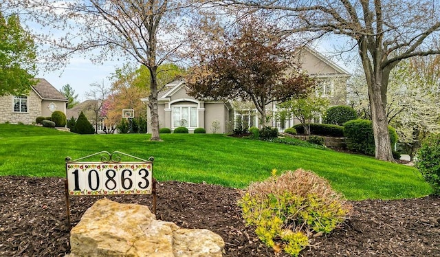 10863 S Cedar Niles Cir, Olathe, KS 66061 - view of green lawn