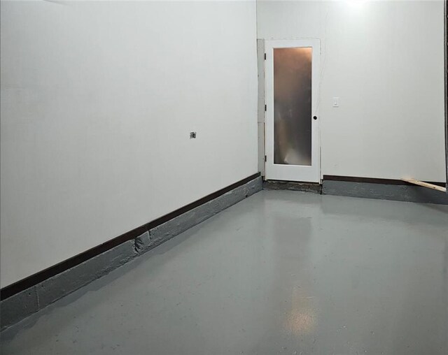 11115 E 35th Ter S, Independence, MO 64052 - garage featuring baseboards