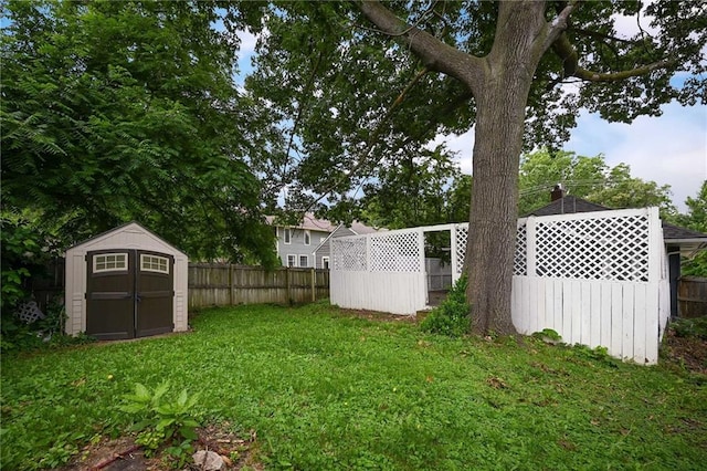 2616 W 47th Ter, Westwood, KS 66205 - fenced backyard featuring a storage shed