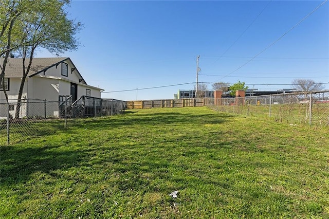 206 SW 22nd St, Blue Springs, MO 64015 - view of yard with fence