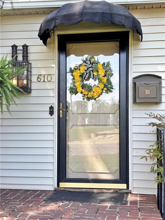 610 S Woodland St, Pittsburg, KS 66762 - view of exterior entry