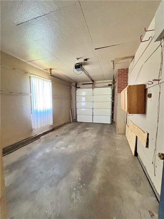 610 S Woodland St, Pittsburg, KS 66762 - garage with a garage door opener
