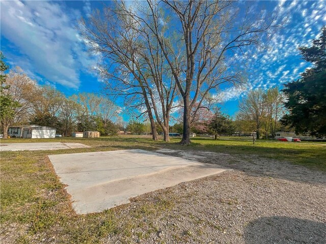 86 Mine Creek Dr, Mound City, KS 66056