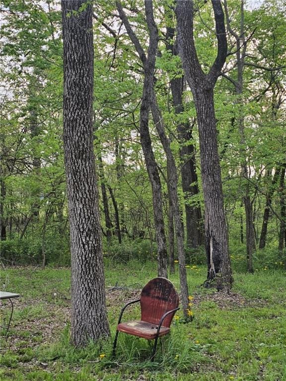 305 E Sugar Lake Dr, Mound City, KS 66055