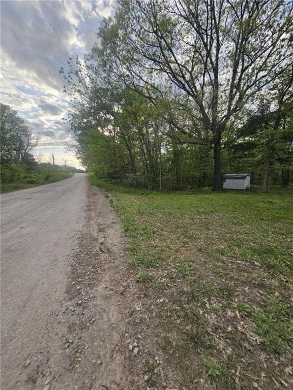 305 E Sugar Lake Dr, Mound City, KS 66055