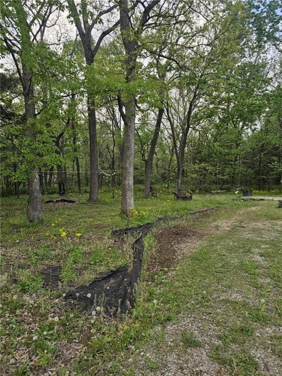 305 E Sugar Lake Dr, Mound City, KS 66055