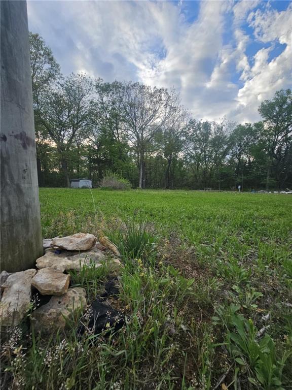 305 E Sugar Lake Dr, Mound City, KS 66055