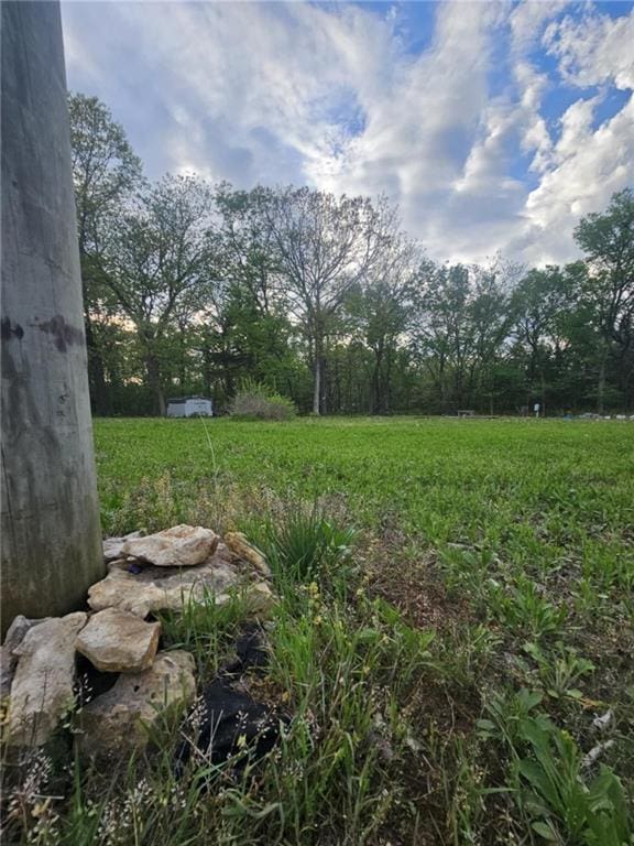 305 E Sugar Lake Dr, Mound City, KS 66055