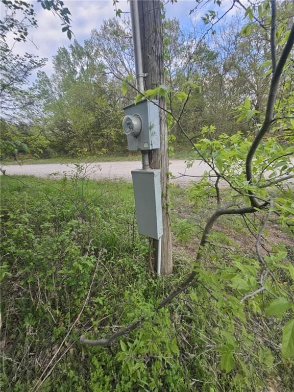 305 E Sugar Lake Dr, Mound City, KS 66055