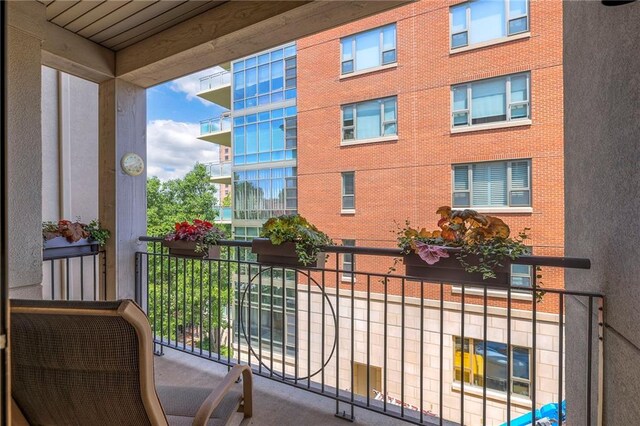 4949 Wornall Rd Unit 203, Kansas City, MO 64112 - view of balcony