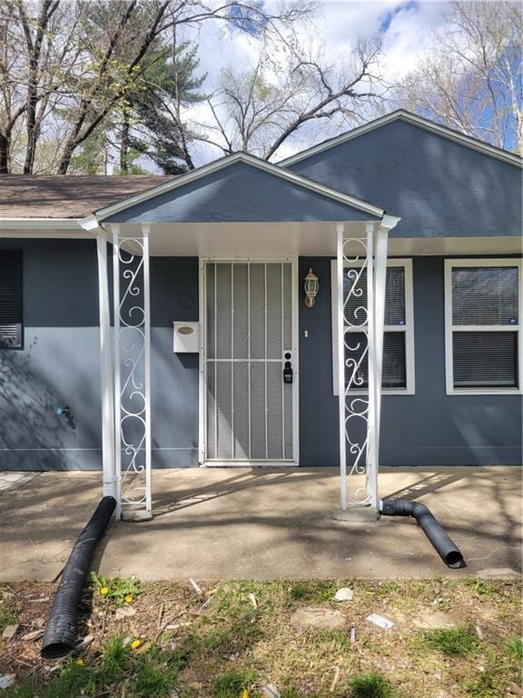 4818 E 45th St, Kansas City, MO 64130 - view of entrance to property