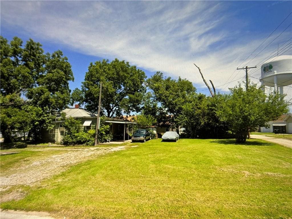 1105 N Main St, Ottawa, KS 66067 - view of grassy yard