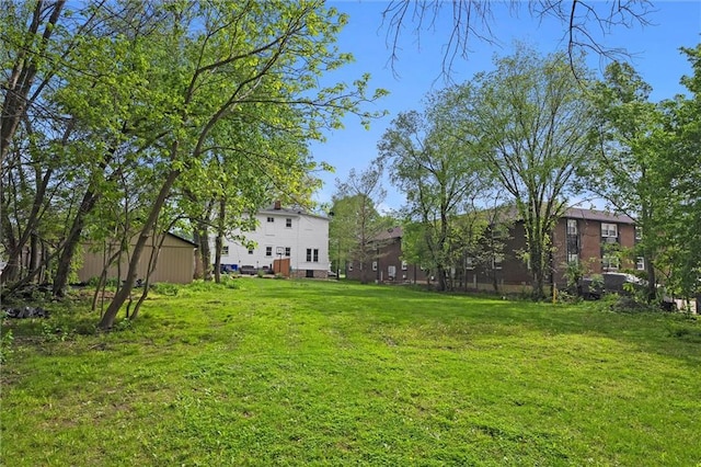 510 E Park St, Olathe, KS 66061 - view of green lawn