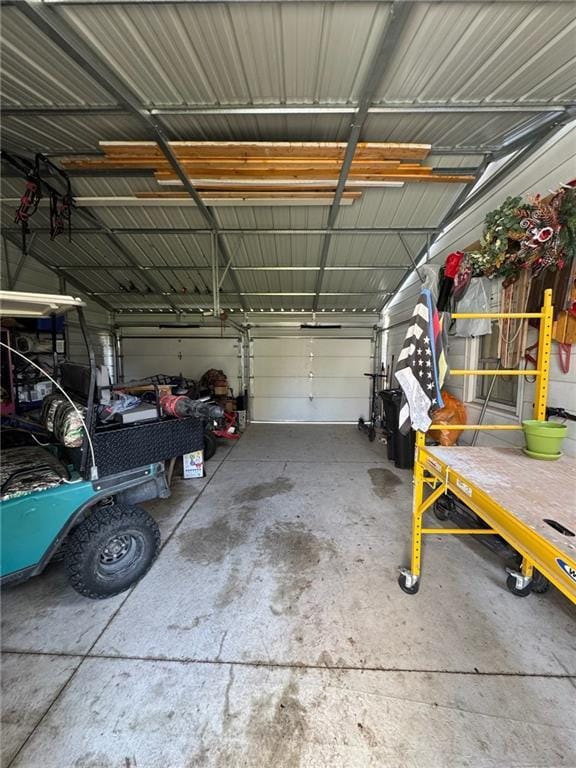 166 Crescent Dr, Chillicothe, MO 64601 - view of garage