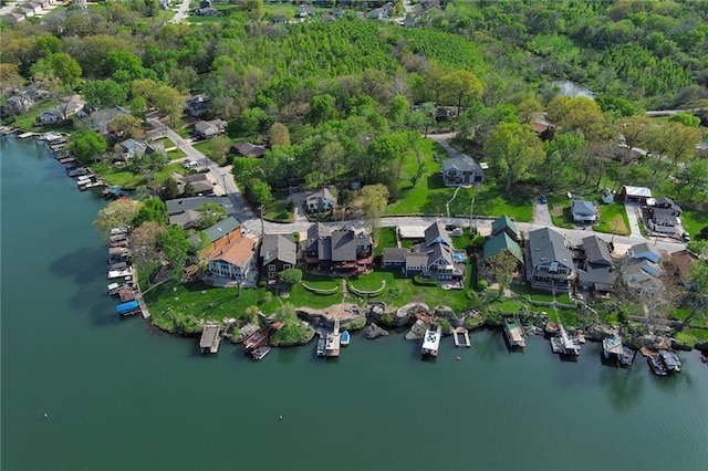 148 Beach Dr, Lake Tapawingo, MO 64015