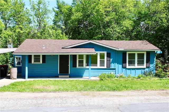 608 Walnut St, Greenwood, MO 64034 - photo 2