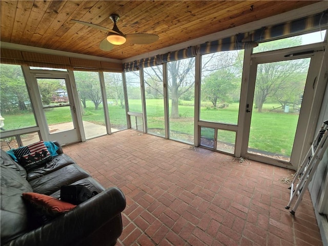 1502 Hillcrest Ct, Atchison, KS 66002 - sunroom with a ceiling fan