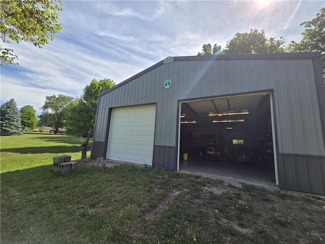 1502 Hillcrest Ct, Atchison, KS 66002 - view of detached garage