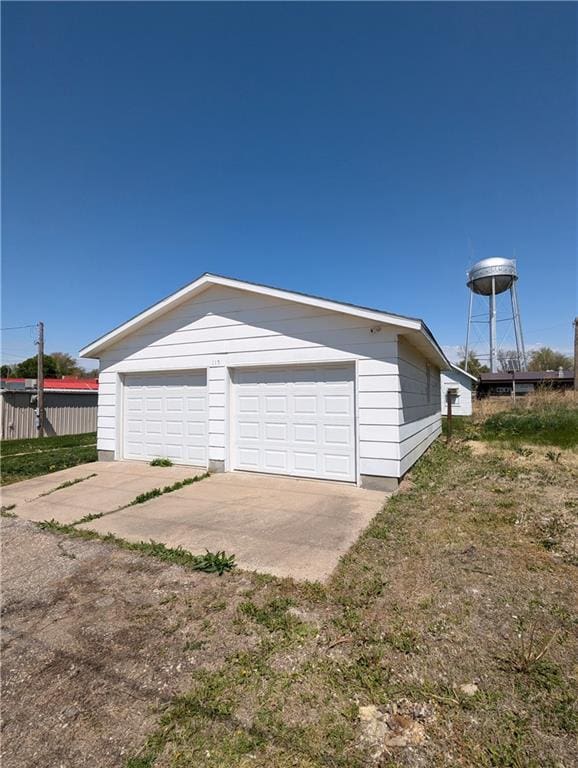 115 E 15th St, Horton, KS 66439 - detached garage with fence