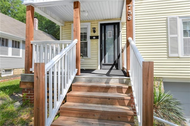 758 Pennsylvania St, Leavenworth, KS 66048 - entrance to property with covered porch